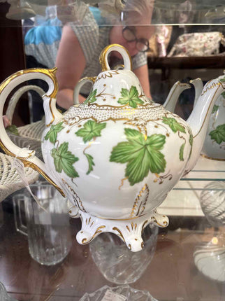 Royal Chelsea Green Maple Leaf Tall Teapot