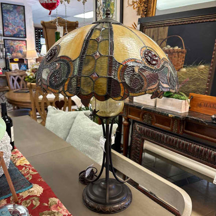 Tiffany-Style Lamp with Antiqued Bronze Base